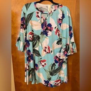 Crepas | Size 1X Floral blouse